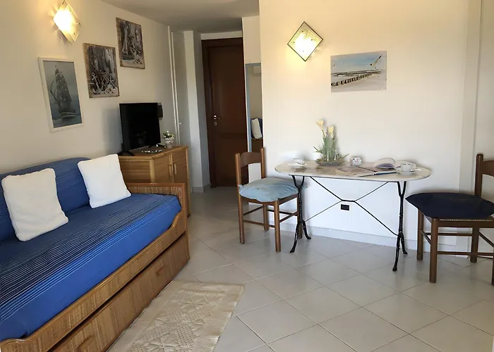 Trilocale Lantana 250 Mt Porto Taverna